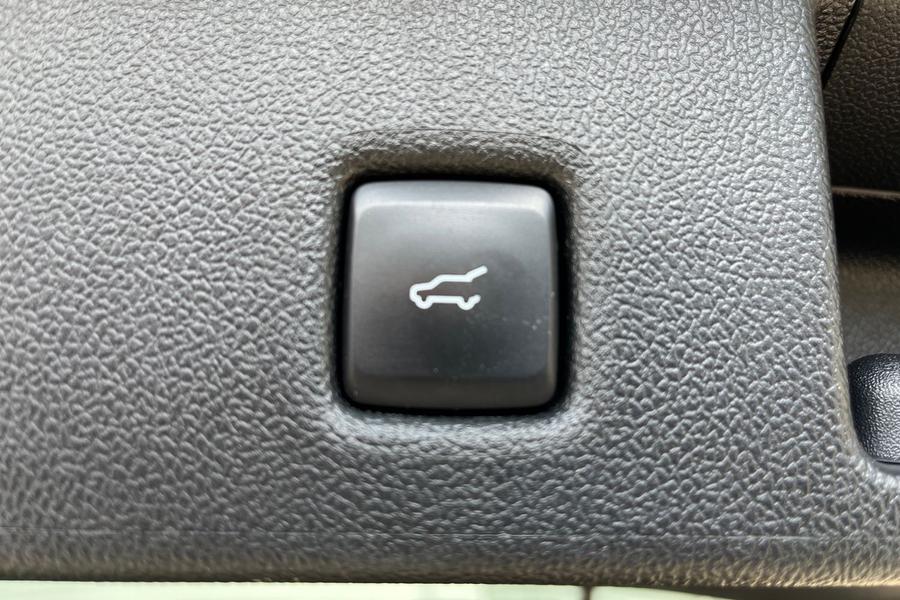 Ford Kuga Photo autoimg-b0afb34a8e6acf76d09cdb336ea1aa939db12fa8.jpg