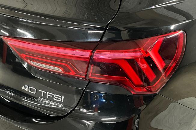 AUDI Q3 Photo 18