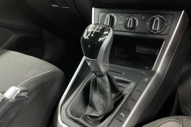 VOLKSWAGEN Polo Photo 23