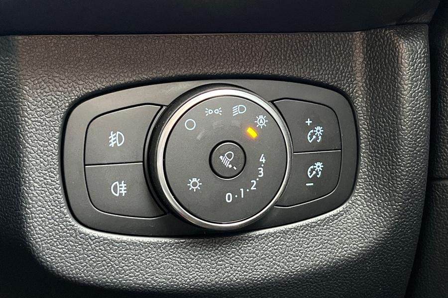 Ford Tourneo Courier Photo autoimg-b0b5162ac3feaddd95ca965c2defc192ebe17ed6.jpg