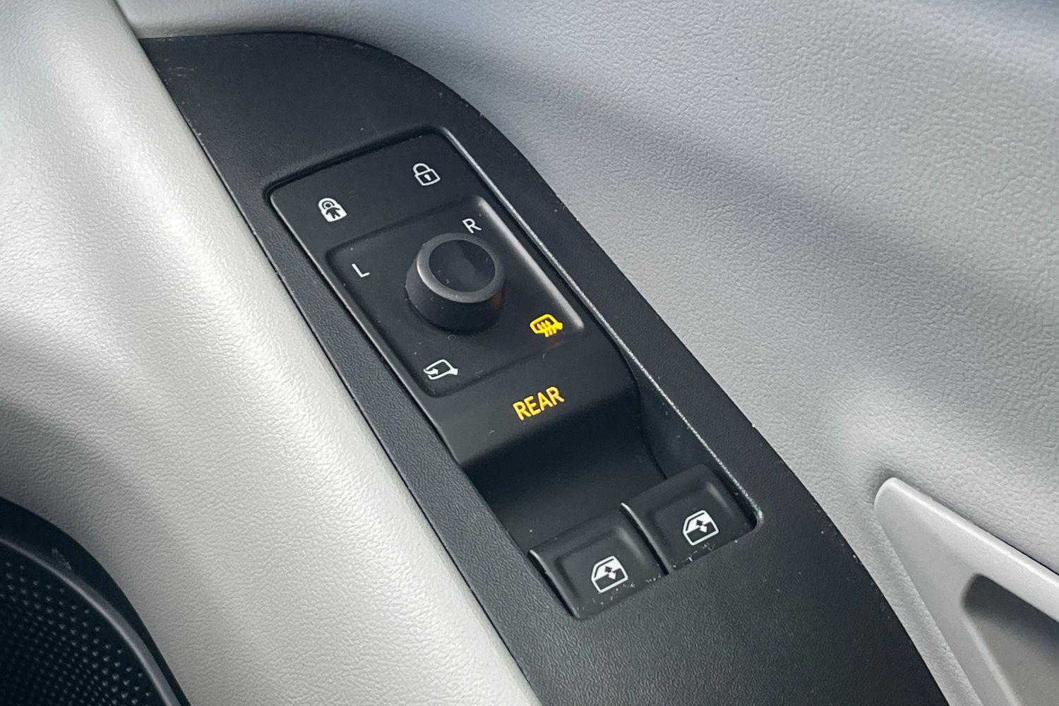 Ford Explorer Photo 15