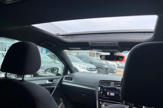 Volkswagen Golf Photo autoimg-b0ba30194da105f9f4f24cc92cdc8f310db7270b.jpg