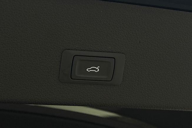 AUDI Q8 e-tron Photo 30