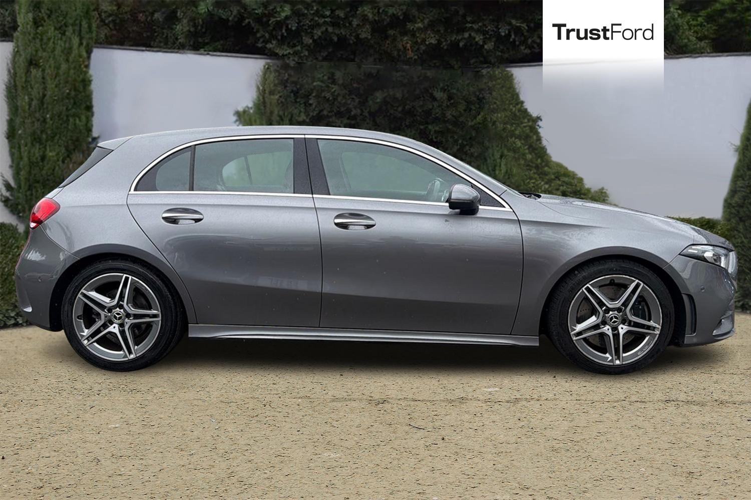 Mercedes-Benz A CLASS Photo 2