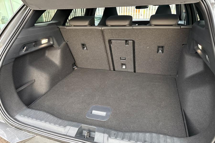 Ford Explorer Photo autoimg-b0c0f4103a5148e2f670336871ff8751fe4bca25.jpg