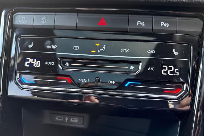 Volkswagen T-Roc Photo 26
