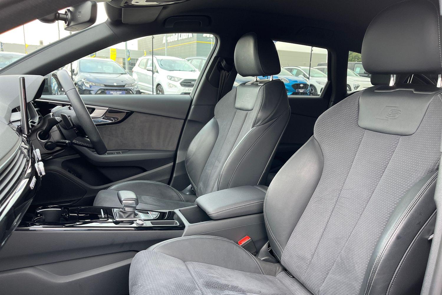 Audi A4 Avant Photo 18