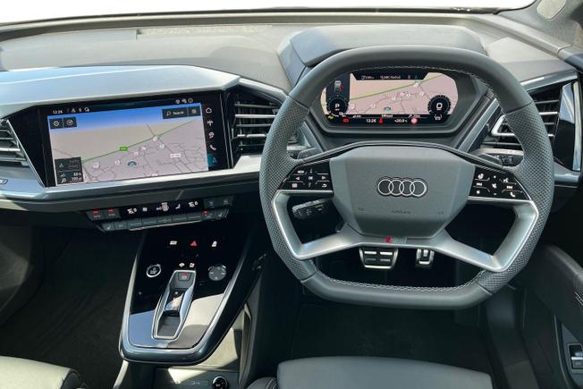 Audi Q4 e-tron Photo 11