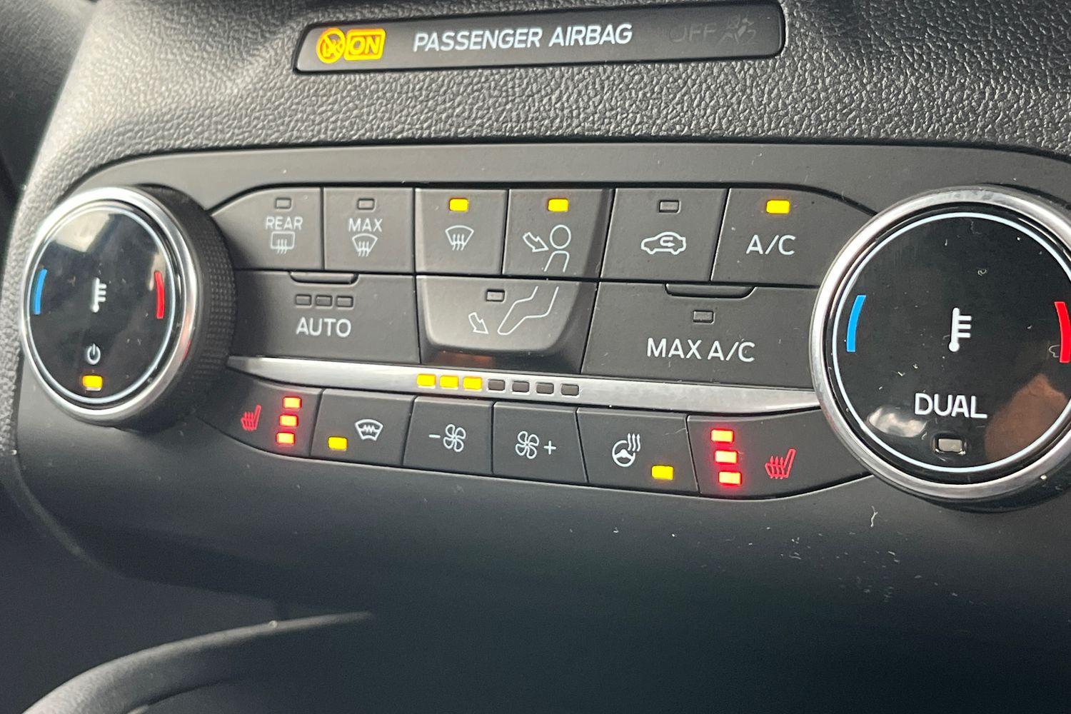 Ford KUGA Photo 31