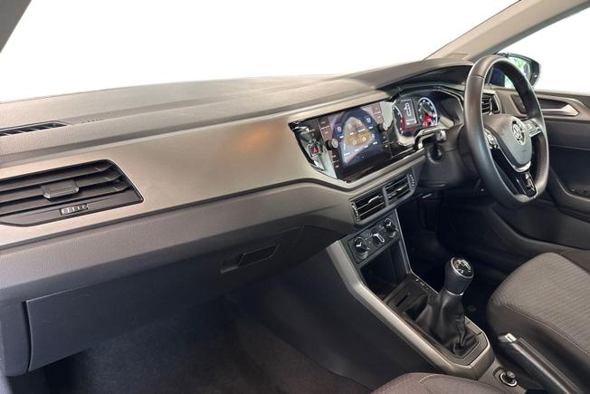 VOLKSWAGEN Polo Photo 2