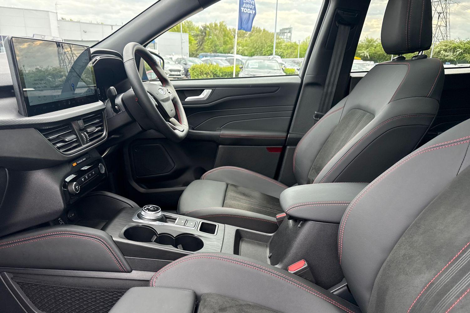 Ford KUGA Photo 18