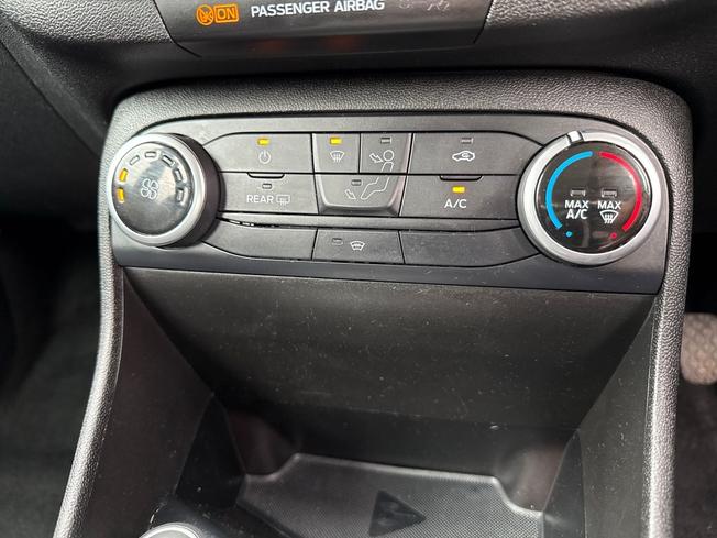 FORD Fiesta Photo 33