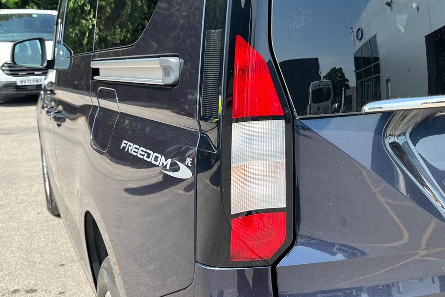 Ford TOURNEO CONNECT Photo autoimg-b0d38c79540105a737fd99d20be4e562e467f4d8.jpg