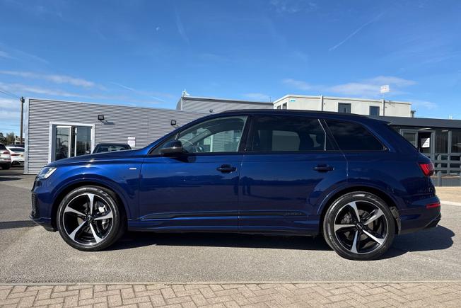 AUDI Q7 Photo 27