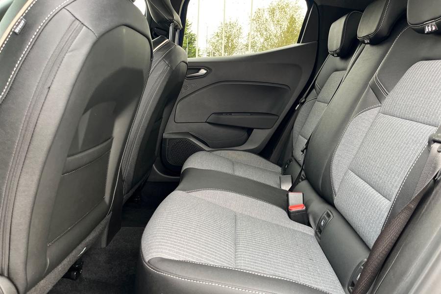 Renault CLIO Photo autoimg-b0d8859f6facfa5852cdc047ea287ff9d4ce7ae5.jpg
