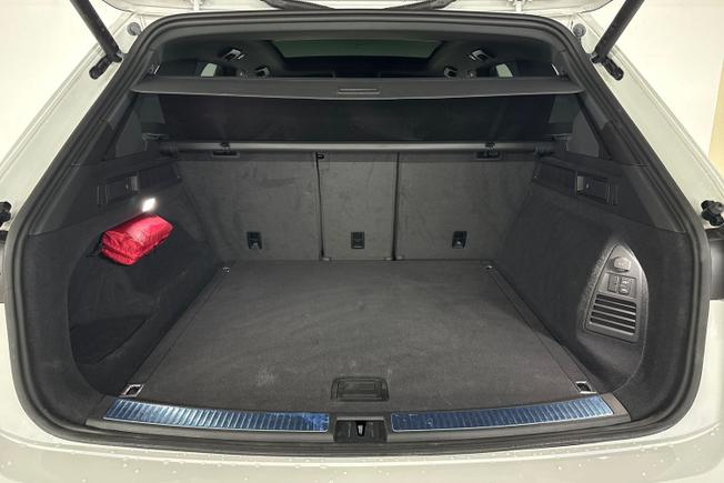 VOLKSWAGEN Touareg Photo 12