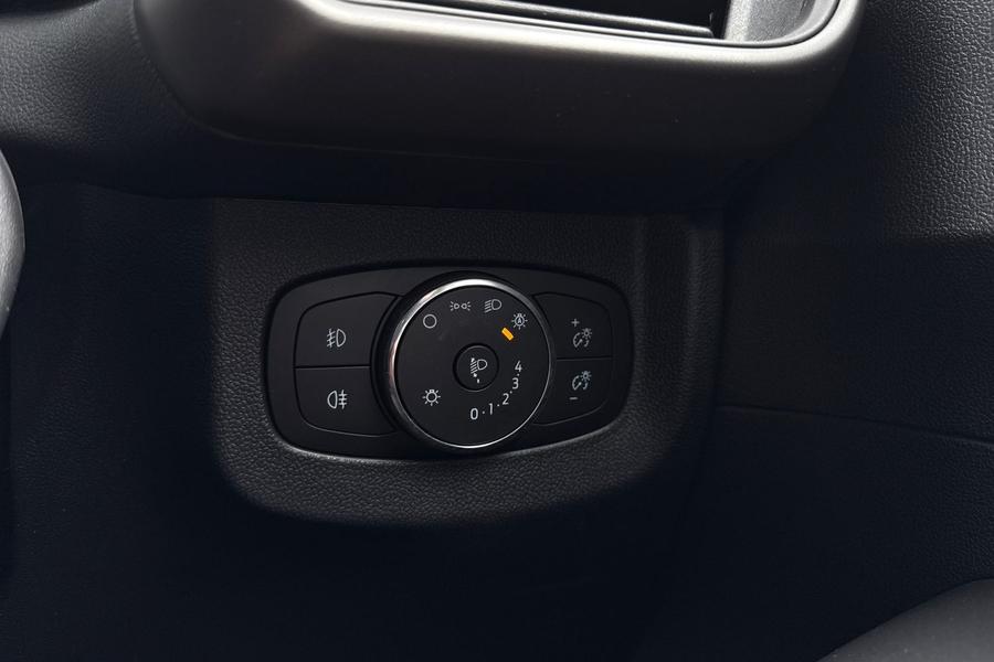 Ford TRANSIT COURIER Photo autoimg-b0ddfdf75ac3a499a5a618d8da3adc9a31469930.jpg