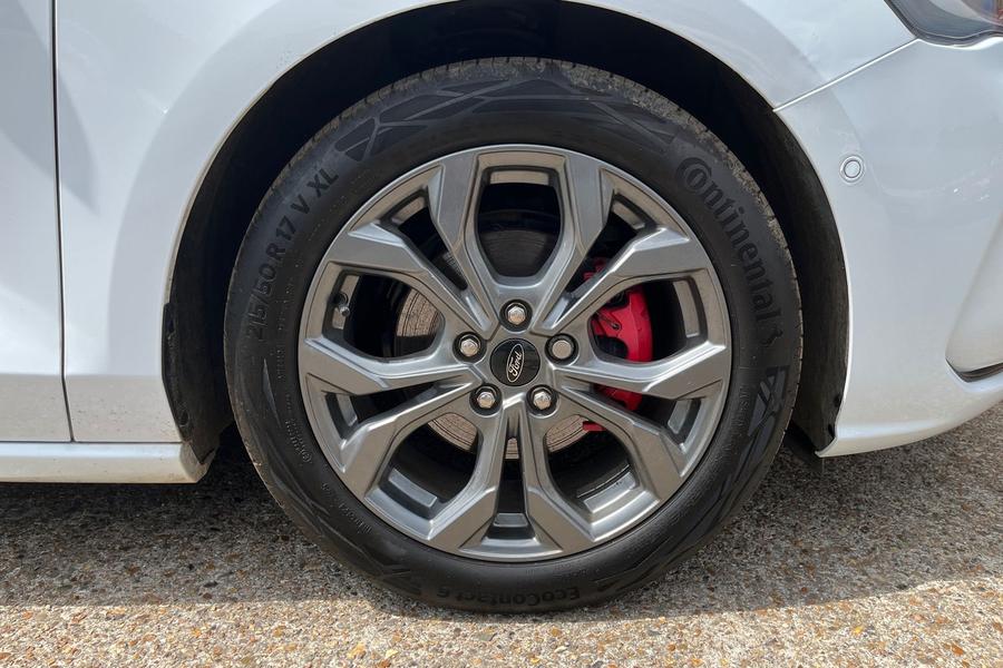 Ford FOCUS Photo autoimg-b0de1d45d4691529bc959c4734a32807350eaf59.jpg