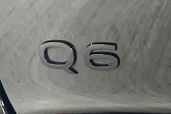 AUDI Q6 E-Tron Photo 33
