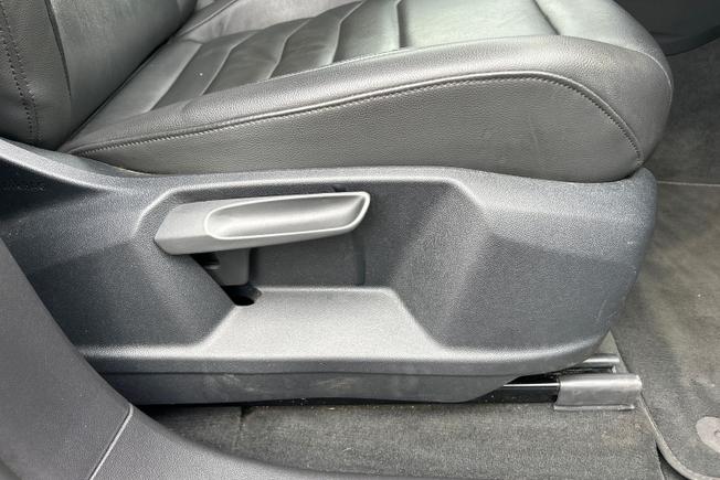 VOLKSWAGEN Touareg Photo 46