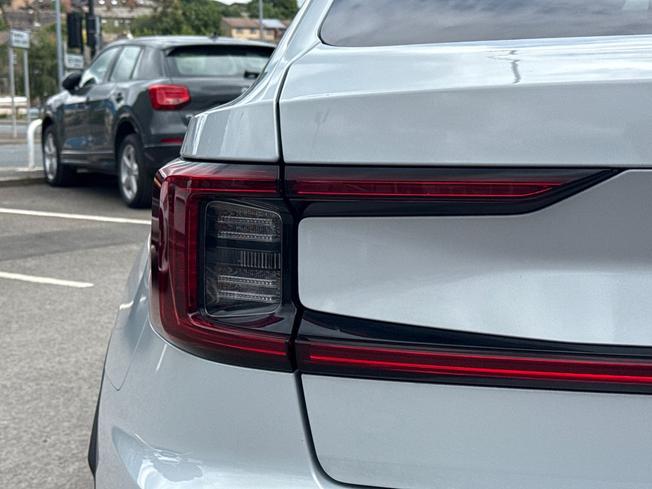 POLESTAR Polestar 2 Photo 31