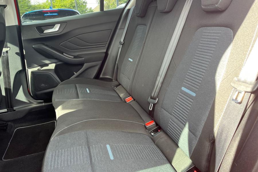 Ford FOCUS Photo autoimg-b0ecc98606c3508753cb88ff3aaad7f230877959.jpg