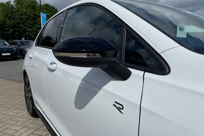 VOLKSWAGEN Golf Photo 20