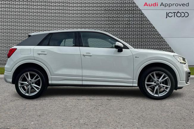 AUDI Q2 Photo 4
