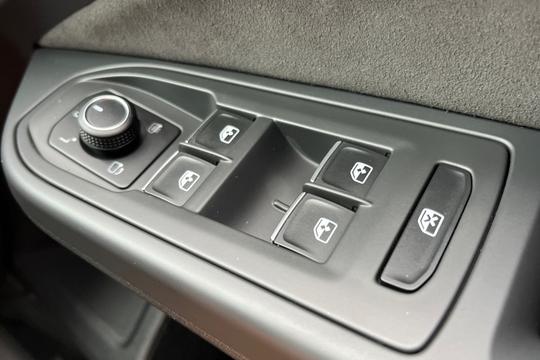 Volkswagen Golf Photo autoimg-b0f3fe3149ec02b54ca7b02239c8d5df00c041d1.jpg