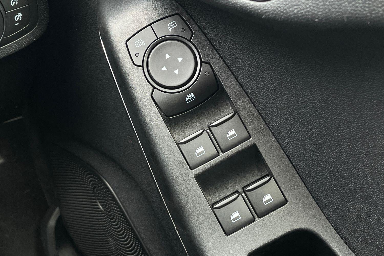 Ford Fiesta Photo 15