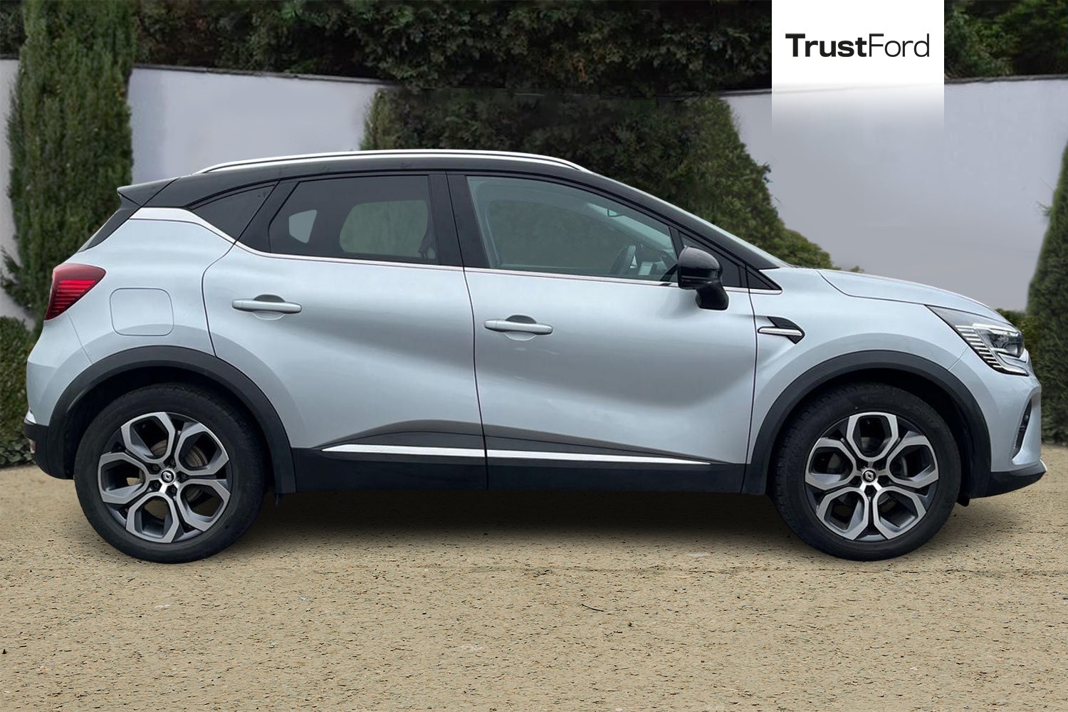 Renault CAPTUR Photo 2