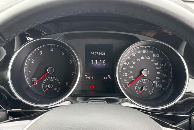 VOLKSWAGEN Touran Photo 15