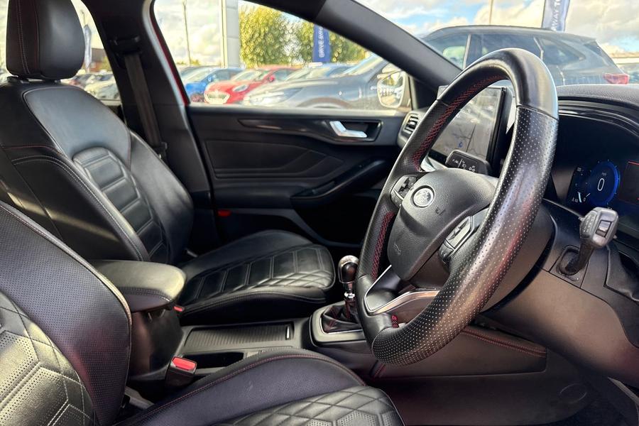Ford FOCUS Photo autoimg-b0fc4d62a534d8991c502a7900dd2899d8276271.jpg