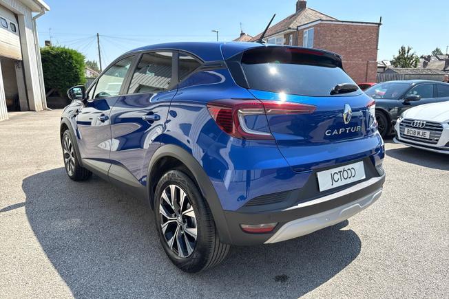 RENAULT Captur Photo 23