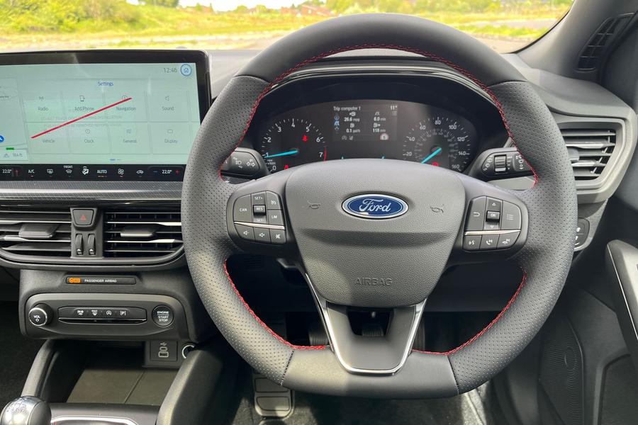 Ford FOCUS Photo autoimg-b1041793e5effc727e830d13cb5a2975c371c96b.jpg