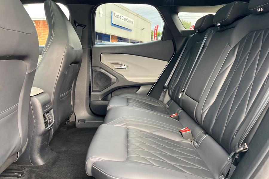 Ford EXPLORER Photo autoimg-b10702214b3a0ee6be279dd071e8d583532f72e2.jpg