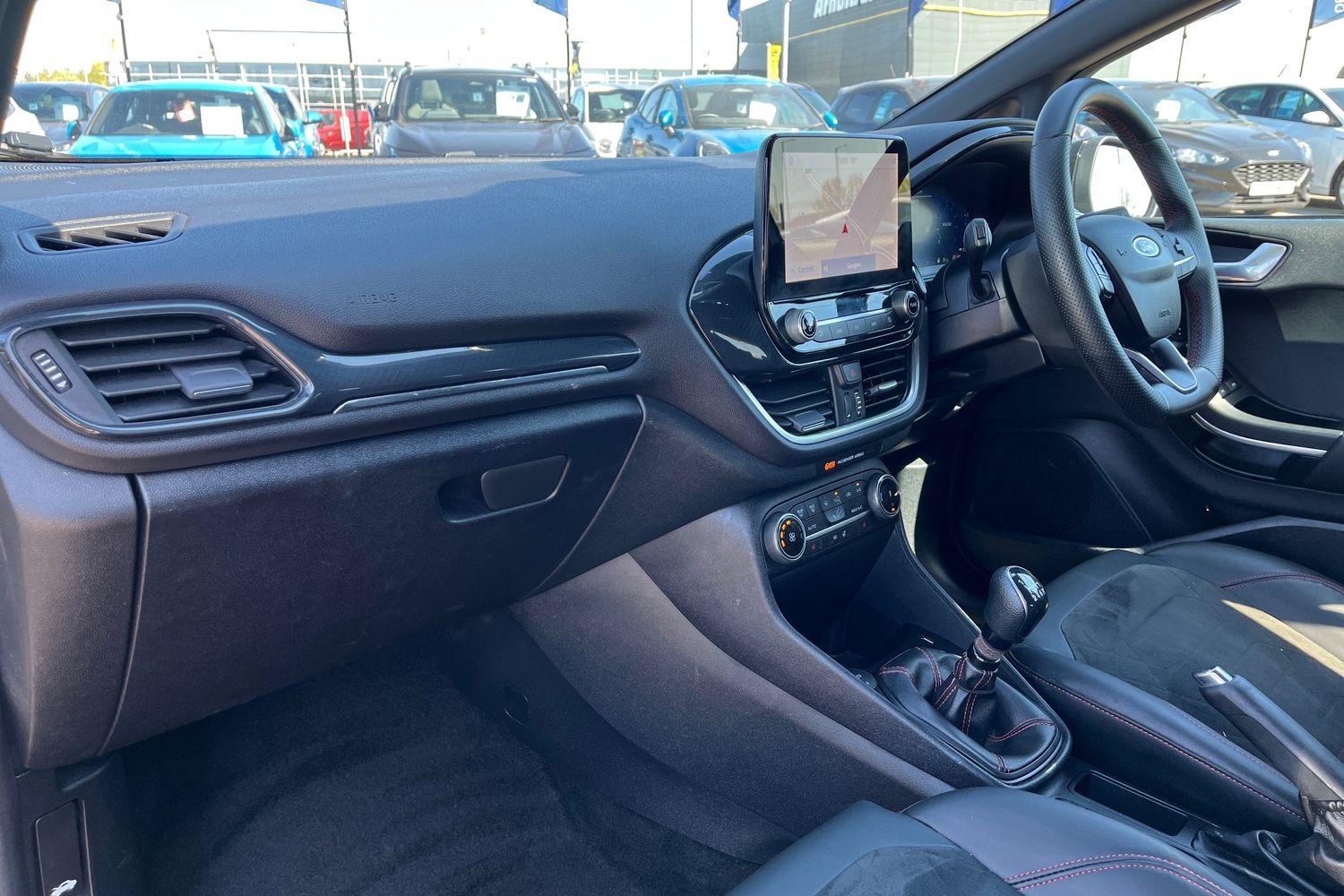 Ford Fiesta Photo 17