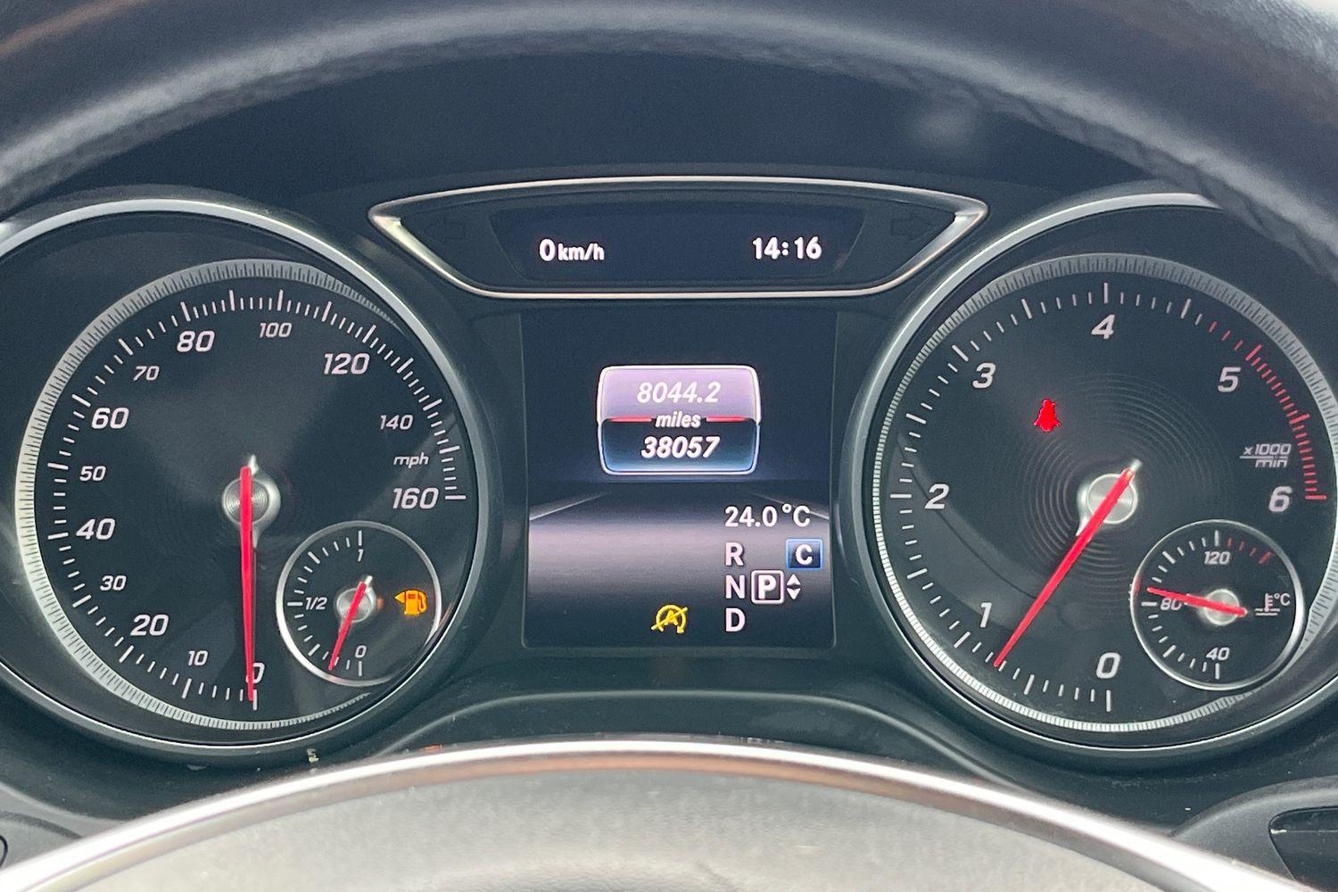 Mercedes-Benz CLA Photo 12