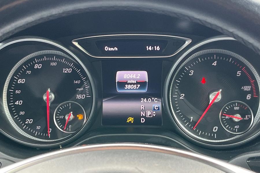 Mercedes-Benz CLA Photo autoimg-b10b150e395c2983f7f3f7873cdc8435fdb2ef4e.jpg