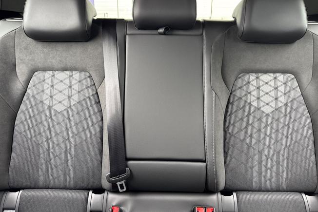 VOLKSWAGEN Golf Photo 42