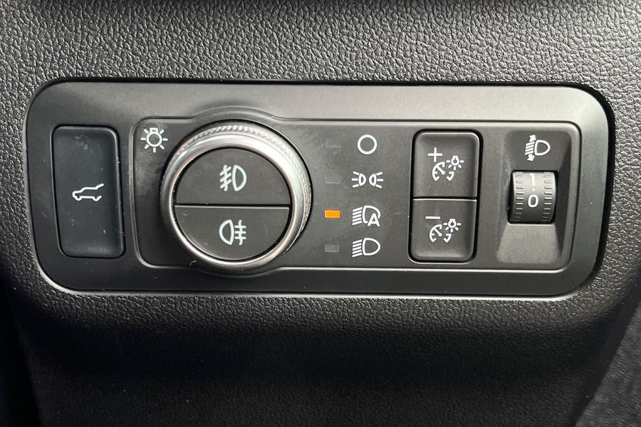Ford Kuga Photo autoimg-b11577fb624c2ab94e92c995134e8d12f23e6d4a.jpg