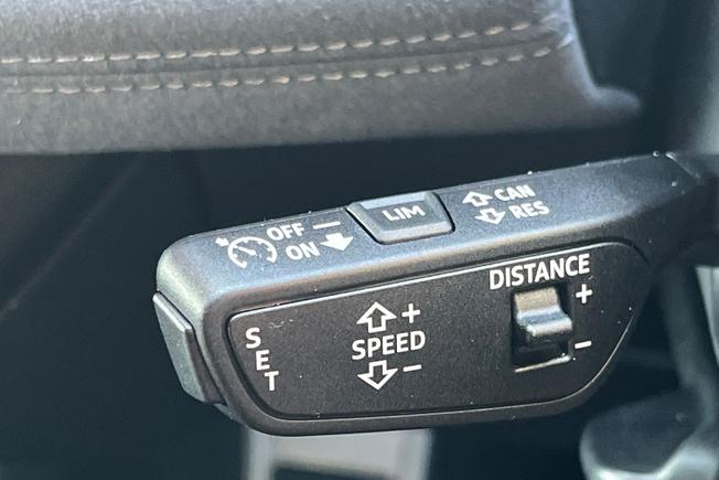 AUDI Q6 e-tron Photo 26