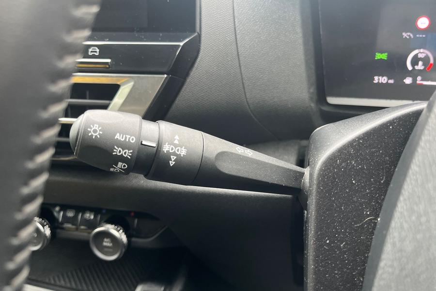 Citroen C4 Photo autoimg-b11ca1105a6078bd4f758475c1e7afa712b6e2b9.jpg