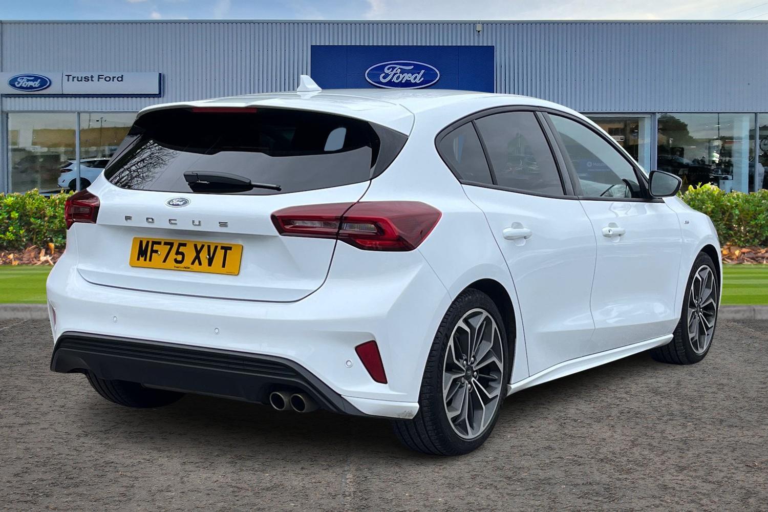 Ford Focus Photo 3