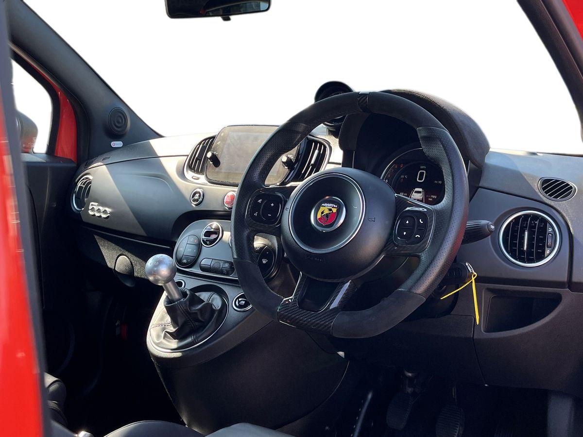 Abarth 695 Photo 19