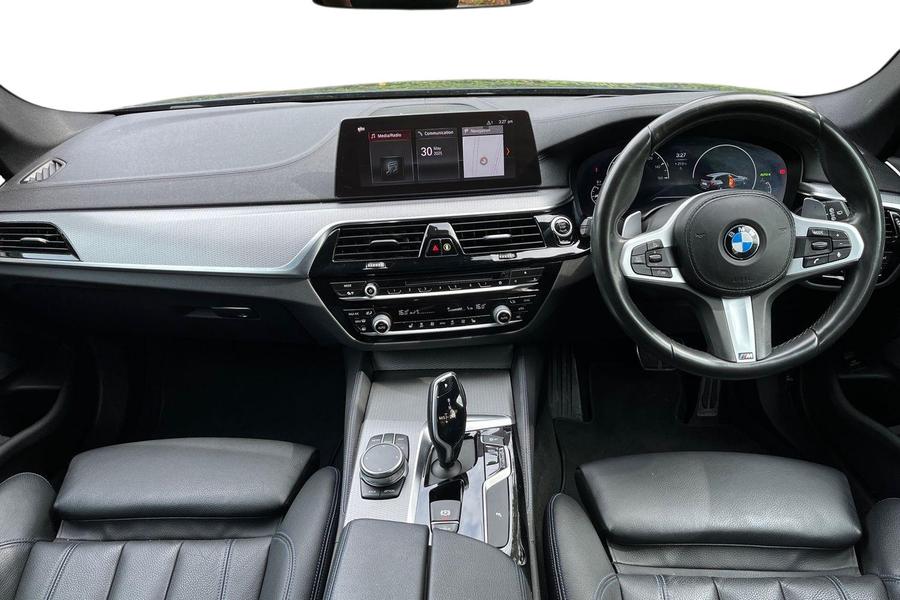 BMW 5 Series Photo autoimg-b122b153050033c7a3bbfd5a5ee4c91f3cdf6571.jpg