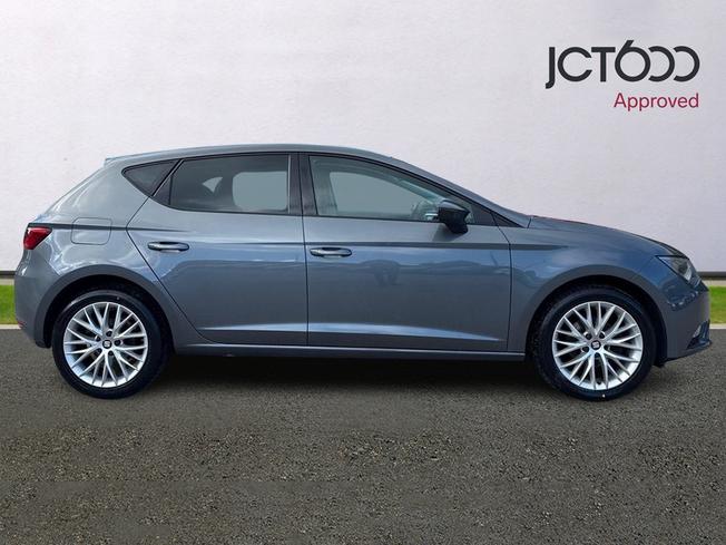 SEAT Leon Photo 4