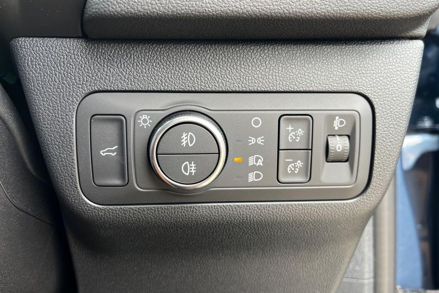 Ford Kuga Photo autoimg-b128b676c3669f23566e2805380f3ba8eb6821d3.jpg