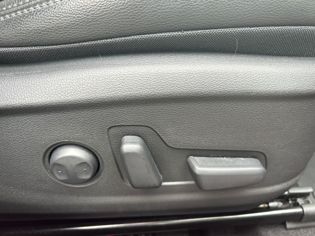 Hyundai KONA Photo 33