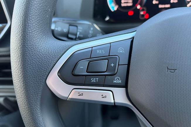 VOLKSWAGEN Crafter Photo 16